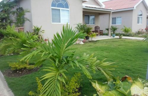 Caribbean Estates House | Caymanas Estate House