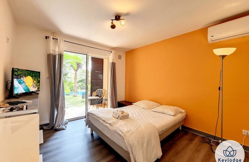 Caphomard Apartment | Cazizah - Studio with shared swimming pool - Saint-Gilles-les-Bains