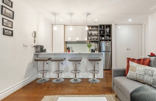 Chinatown Apartment | CBD Boutique Gem where Luxury and History Meet