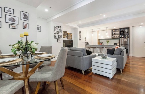 Chinatown Apartment | CBD Boutique Gem where Luxury and History Meet