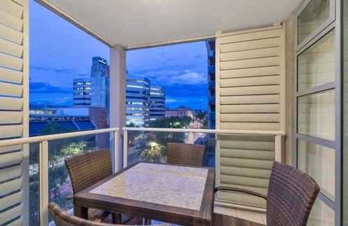 Adelaide Central Business District Apartment | CBD Deluxe Private 2 bedroom apartment