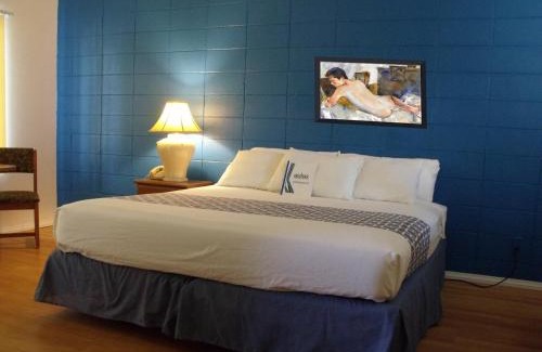 Cathedral City Cove Resort | CCBC Resort Hotel - A Gay Men's Resort