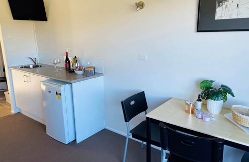 Merrijig Apartment | Cedar 2, Cedar 2 - Motel Room