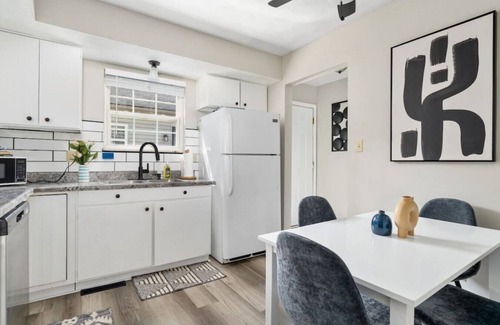 Heath Apartment | Cedar and Oak - 2 BR, King Beds, Patio