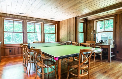 Port Colborne House | Cedar Bay Beachfront Paradise