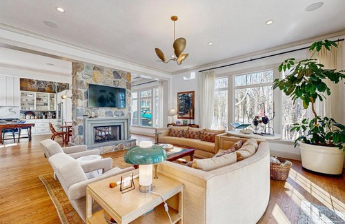 Charlotte House | Cedar Beach Lakehouse