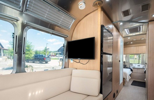 Driftwood House | Cedar Break - Airstream 05