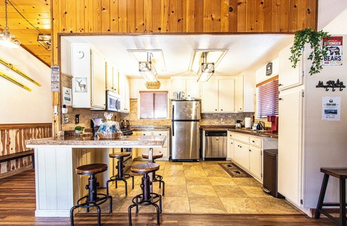 Sugarloaf Cabin | Cedar Cabin A: Hot Tub, EV Charger, Sugarloaf Walking Trails