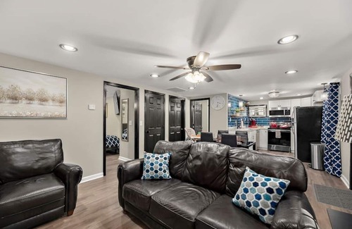 Westport House | "Cedar Cottage"- Comfort & Style Near Lake Norman