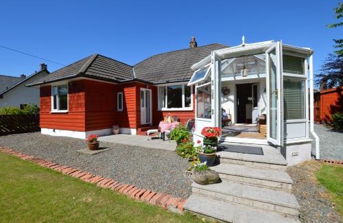Rashfield House | Cedar Cottage