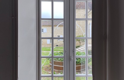 Espiens Cottage | Cedar Cottage in a Exceptional 17th Century Castle in Gascony
