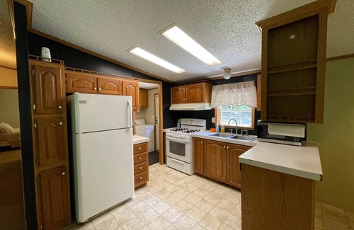 Loudonville House | Cedar Cottage - Secluded Cottage with Hot Tub