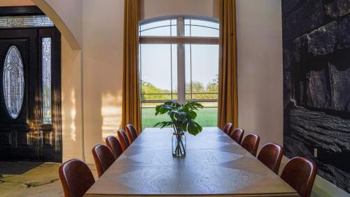 Kemp House | Cedar Creek Ranch-Pool, Lrg Grp, Minutes from Lake