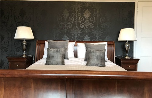 Old Cleeve House | Cedar House