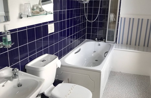 Old Cleeve House | Cedar House