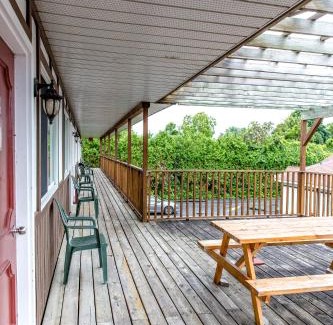 Goderich Hotel | Cedar Lodge Motel