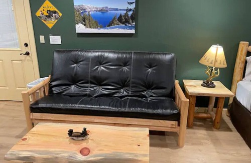 Grants Pass House | Cedar Mountain - Suite B