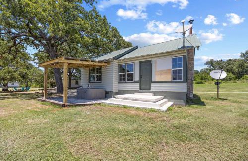 Madill Other | Cedar Nest - Lakefront Cabin Retreat