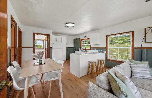 Madill Other | Cedar Nest - Lakefront Cabin Retreat