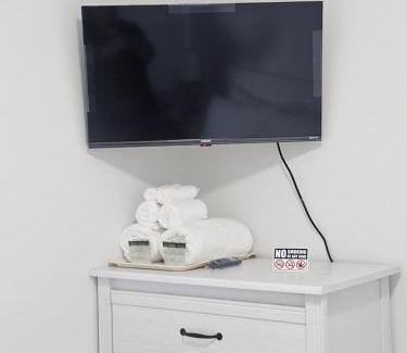 Bendale House | CEDAR Private Double Room with 2-Shared Bathrooms and a Balcony in Toronto, ON, Canada