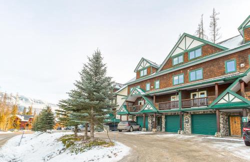 East Kootenay Apartment | Cedar Ridge Estates by StayIn