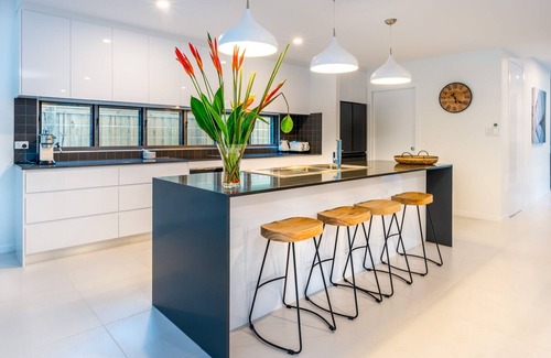 Palm Cove House | Cedar & Sea Perfect Position WINNER 2019 HIA AWARD