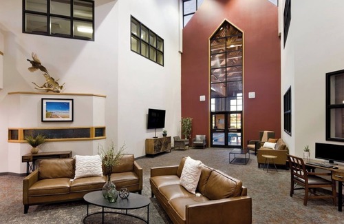 Chamberlain Hotel | Cedar Shore Resort