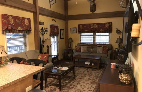 Traphill Cabin | Cedar Suite: Mountain Getaway overlooking The Roaring River on the vineyard