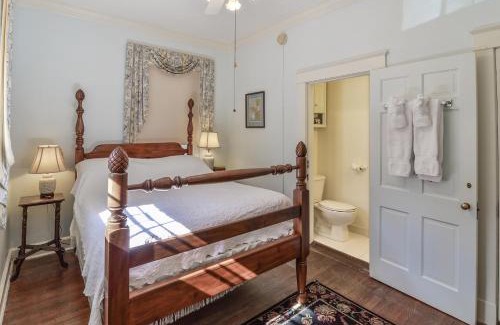 Williamsburg Bed & Breakfast | Cedars of Williamsburg Bed & Breakfast