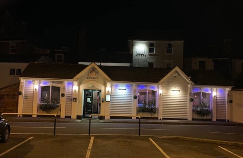 Portsmouth House | Celebration Venue - Hot Tub and Spa hire Sleeps 30