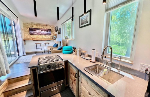 Dolores House | Celestial Sights in a Tiny House Getaway - Unit 1