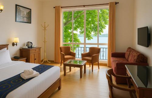Embilipitiya Hotel | Centauria Lake Resort
