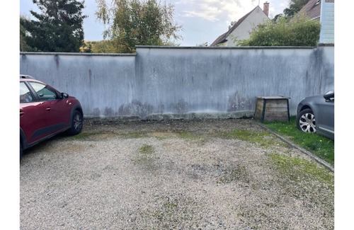 Pierrefonds Apartment | Center Pierrefonds superb quiet apartment + parking lot