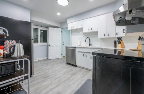 Highland Park Apartment | CenterStreet-Cozy 3bed Pet Friendly Suite 08Entire