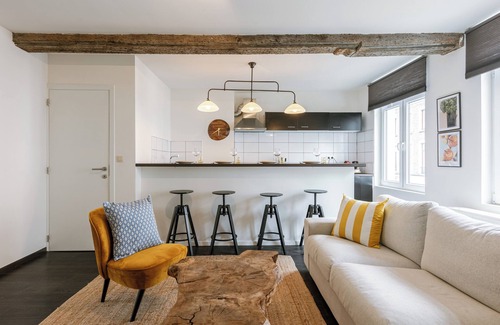 Ghent Apartment | CenterView Ghent - Bright & Central