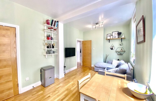 Soho Apartment | Central 2 Bedroom Flat - CONTACT US FOR PRICES FOR 90 DAY+ STAYS!