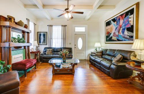 Albany House | Central Albany Home with Covered Porch and Patio!