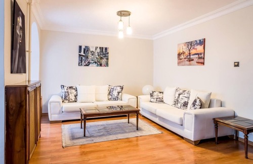 Besiktas Apartment | Central and Capacious Flat Near Levent in Besiktas
