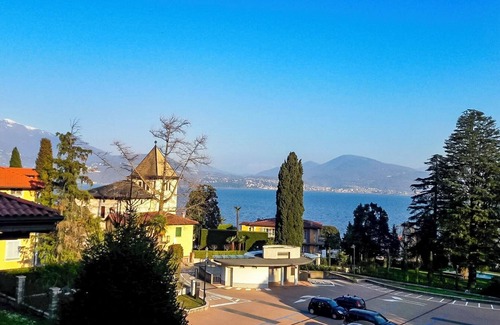 Cannero Riviera Apartment | Central and quiet 3½-room apartment with beautiful lake view