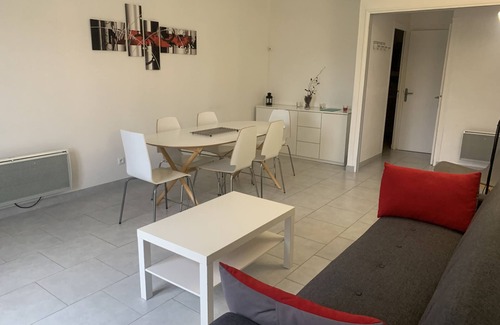 La Roche-Posay Apartment | Central Apartment in La Roche-Posay with Pool and Terrace