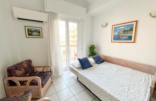 Loutraki Apartment | Central Apartment - 2 BR & Terrace I 50m to Beach