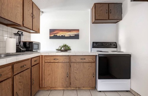Phoenix Apartment | Central Apartment w/full washer and dryer