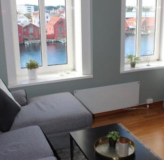 Haugesund Apartment | Central apartment with great sea view