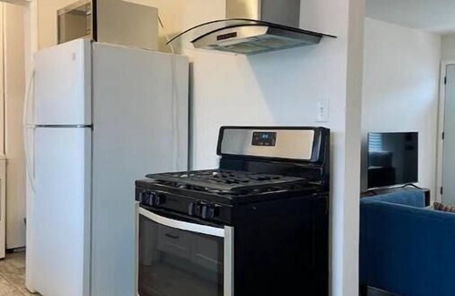 Lawndale Apartment | Central Apt/Garage & Laundry Near LAX & Beaches