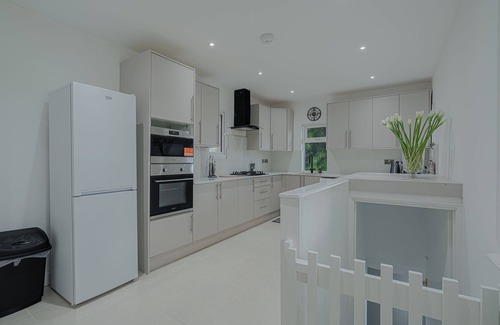 Banbury House | Central Banbury stay comfy and spacious for groups