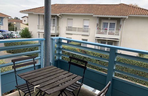 Biscarrosse Apartment | Central Biscarrosse Apt for 4 - Balcony, Parking, Near Restaurants & Market