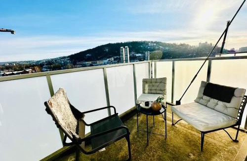 Gamle Oslo Apartment | Central by Oslo S & Opera Balcony & Morning Sun