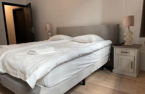 University District Apartment | Central Chic Antwerp 001
