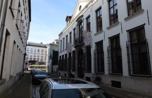 University District Apartment | Central Chic Antwerp 201