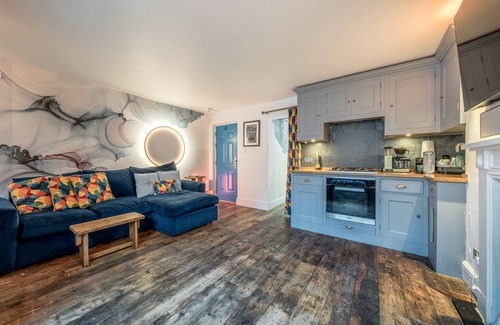 South Bank Apartment | Central Chic & Cozy studio in zone 1 of London